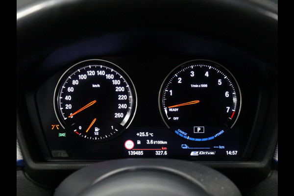 BMW X1 xDrive25e M Sport [HEAD UP DISPLAY,  APPLE CARPLAY, CAMERA, ELEK ACHTERKLEP,  CRUISE CONTROL, MEMORY SEATS, VOL LEDER, NAVIGATIE, NIEUWSTAAT]