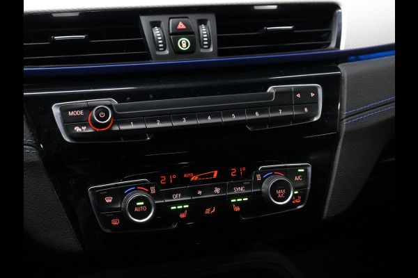 BMW X1 xDrive25e M Sport [HEAD UP DISPLAY,  APPLE CARPLAY, CAMERA, ELEK ACHTERKLEP,  CRUISE CONTROL, MEMORY SEATS, VOL LEDER, NAVIGATIE, NIEUWSTAAT]