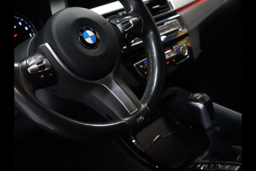 BMW X1 xDrive25e M Sport [HEAD UP DISPLAY,  APPLE CARPLAY, CAMERA, ELEK ACHTERKLEP,  CRUISE CONTROL, MEMORY SEATS, VOL LEDER, NAVIGATIE, NIEUWSTAAT]