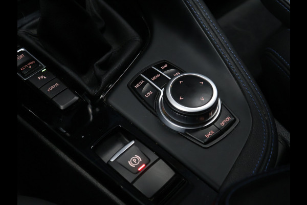 BMW X1 xDrive25e M Sport [HEAD UP DISPLAY,  APPLE CARPLAY, CAMERA, ELEK ACHTERKLEP,  CRUISE CONTROL, MEMORY SEATS, VOL LEDER, NAVIGATIE, NIEUWSTAAT]
