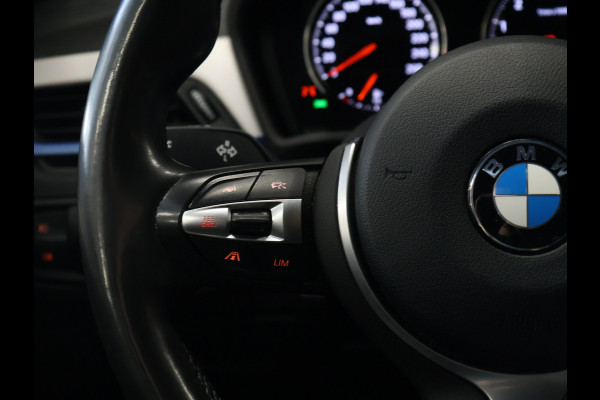 BMW X1 xDrive25e M Sport [HEAD UP DISPLAY,  APPLE CARPLAY, CAMERA, ELEK ACHTERKLEP,  CRUISE CONTROL, MEMORY SEATS, VOL LEDER, NAVIGATIE, NIEUWSTAAT]