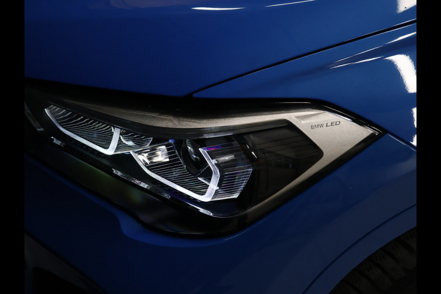 BMW X1 xDrive25e M Sport [HEAD UP DISPLAY,  APPLE CARPLAY, CAMERA, ELEK ACHTERKLEP,  CRUISE CONTROL, MEMORY SEATS, VOL LEDER, NAVIGATIE, NIEUWSTAAT]