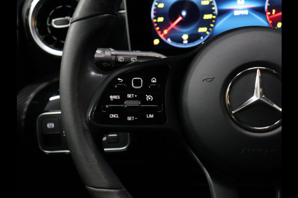 Mercedes-Benz A-Klasse 200 Business Solution Plus Upgrade [APPLE CARPLAY, DIGITAL DASH, SCHUIFKANTELDAK, TREKHAAK, CAMERA, CRUISE CONTROL, CLIMATE CONTROL, NAVIGATIE, NIEUWSTAAT]