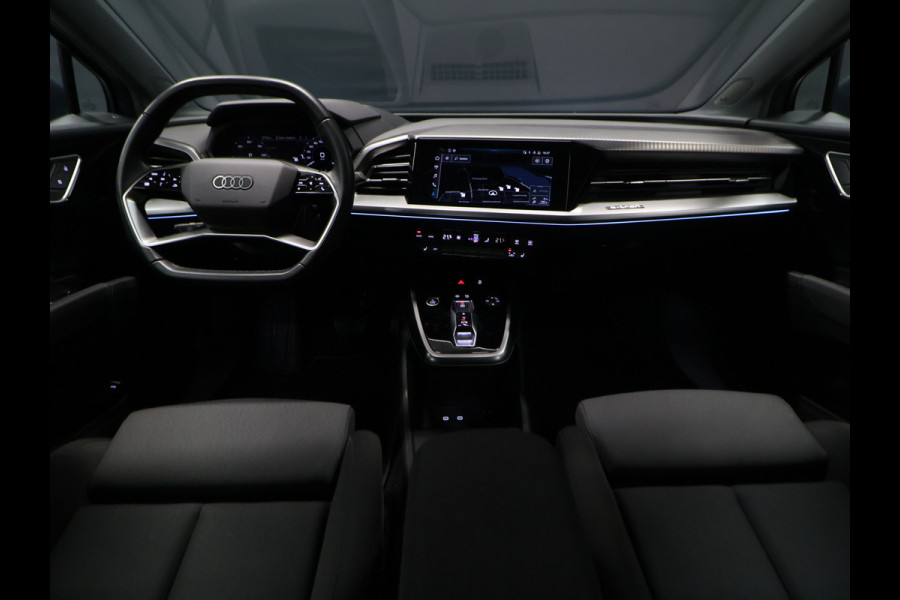 Audi Q4 e-tron 40 Advanced edition 77 kWh [ADAPTIVE CRUISE, CAMERA, SONOS AUDIO INSTALLATIE, TREKHAAK, APPLE CARPLAY, SFEERVERLICHTING, STOELVERWARMING, ELEK.. ACHTERKLEP, NAVIGATIE, NIEUWSTAAT]