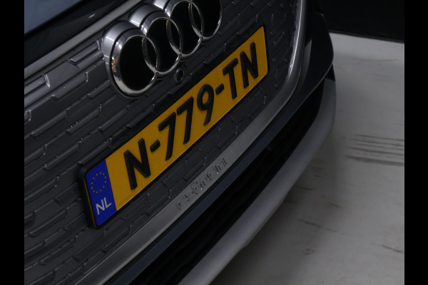 Audi Q4 e-tron 40 Advanced edition 77 kWh [ADAPTIVE CRUISE, CAMERA, SONOS AUDIO INSTALLATIE, TREKHAAK, APPLE CARPLAY, SFEERVERLICHTING, STOELVERWARMING, ELEK.. ACHTERKLEP, NAVIGATIE, NIEUWSTAAT]