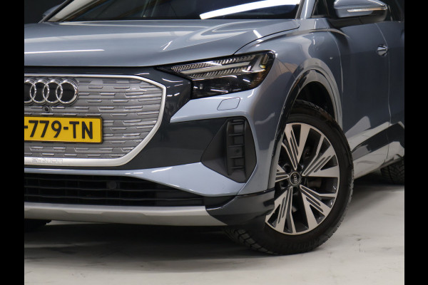 Audi Q4 e-tron 40 Advanced edition 77 kWh [ADAPTIVE CRUISE, CAMERA, SONOS AUDIO INSTALLATIE, TREKHAAK, APPLE CARPLAY, SFEERVERLICHTING, STOELVERWARMING, ELEK.. ACHTERKLEP, NAVIGATIE, NIEUWSTAAT]