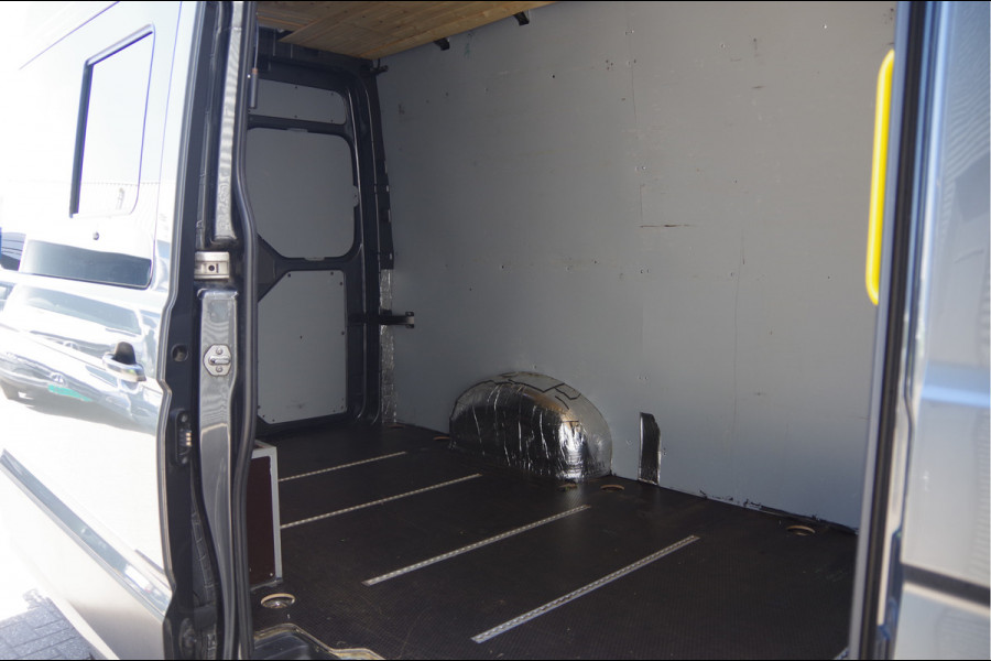Volkswagen Crafter 35 2.0 TDI L3H3(L2H2) Highline MARGE! 140PK AUT. LED, TREKHAAK, ADAPT. CRUISE, CAMERA, NAVI, NL AUTO, NAP