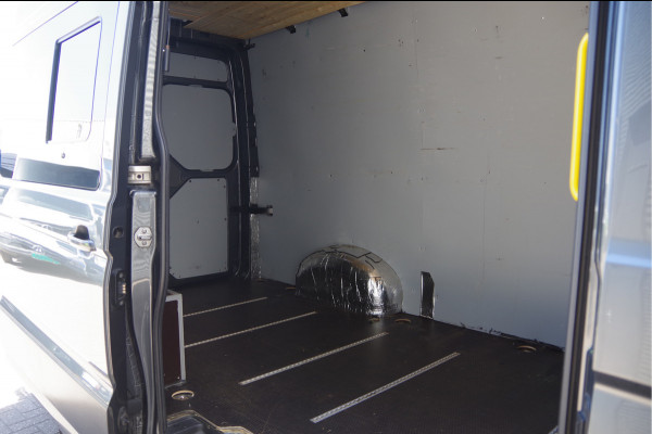 Volkswagen Crafter 35 2.0 TDI L3H3(L2H2) Highline MARGE! 140PK AUT. LED, TREKHAAK, ADAPT. CRUISE, CAMERA, NAVI, NL AUTO, NAP
