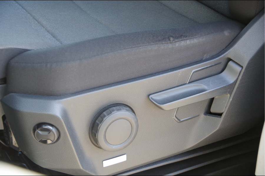 Volkswagen Crafter 35 2.0 TDI L3H3(L2H2) Highline MARGE! 140PK AUT. LED, TREKHAAK, ADAPT. CRUISE, CAMERA, NAVI, NL AUTO, NAP