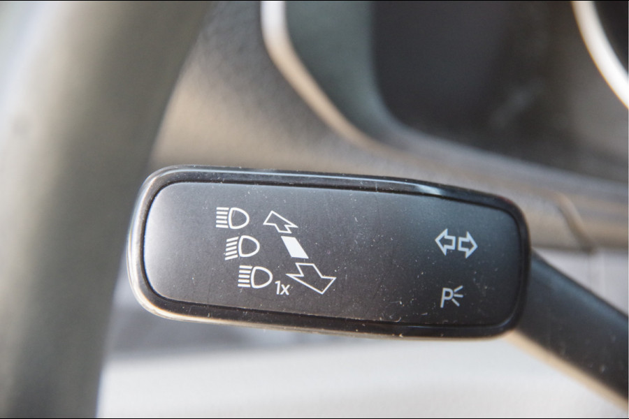 Volkswagen Crafter 35 2.0 TDI L3H3(L2H2) Highline MARGE! 140PK AUT. LED, TREKHAAK, ADAPT. CRUISE, CAMERA, NAVI, NL AUTO, NAP