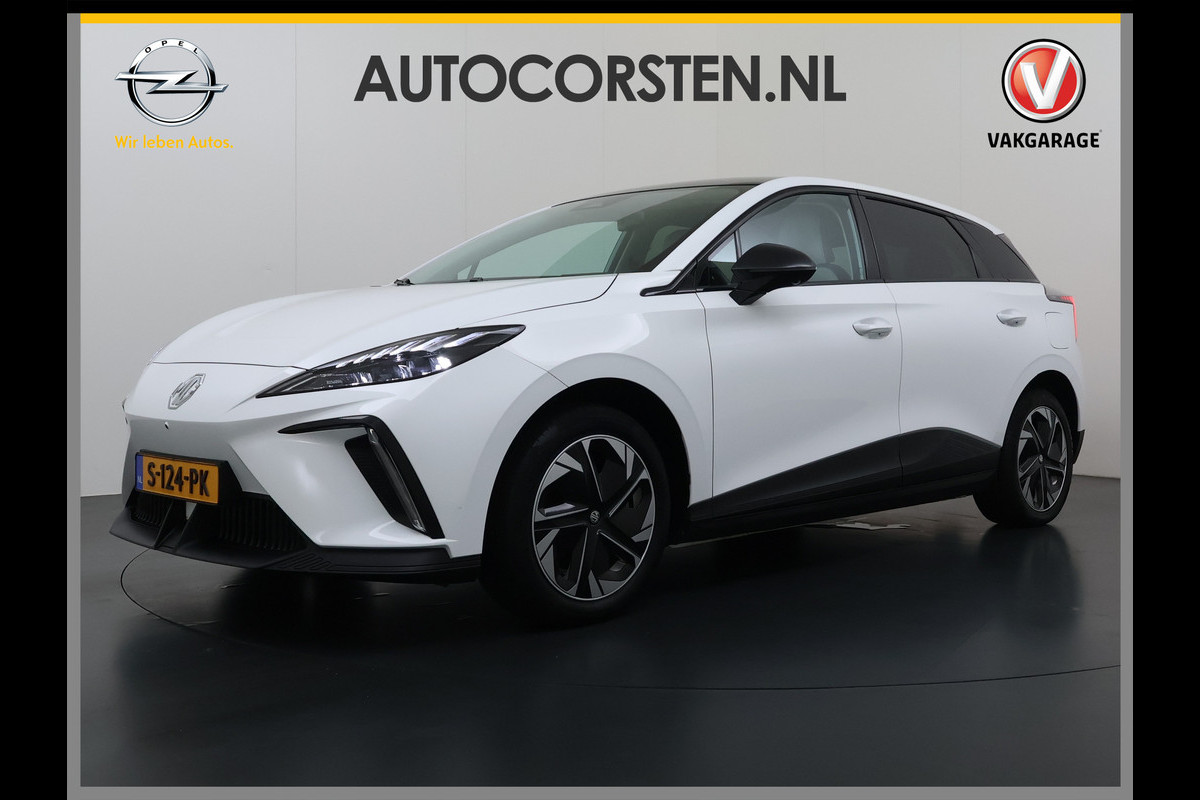 MG Mg4 electric Luxury Long Range 64kWh SOH 93% Warmtepomp Zwart Dak Trekhaak 360°Camera Navi Ecc Adap.Cruise Apple Carplay Android Auto Pdc Stoel+Stuurverwarming Privacy Glas Lmv Led DAB Isofix Dodehoek detector File assistent Rijstrooksensor 1e Eigenaar Origineel Nederlandse Auto