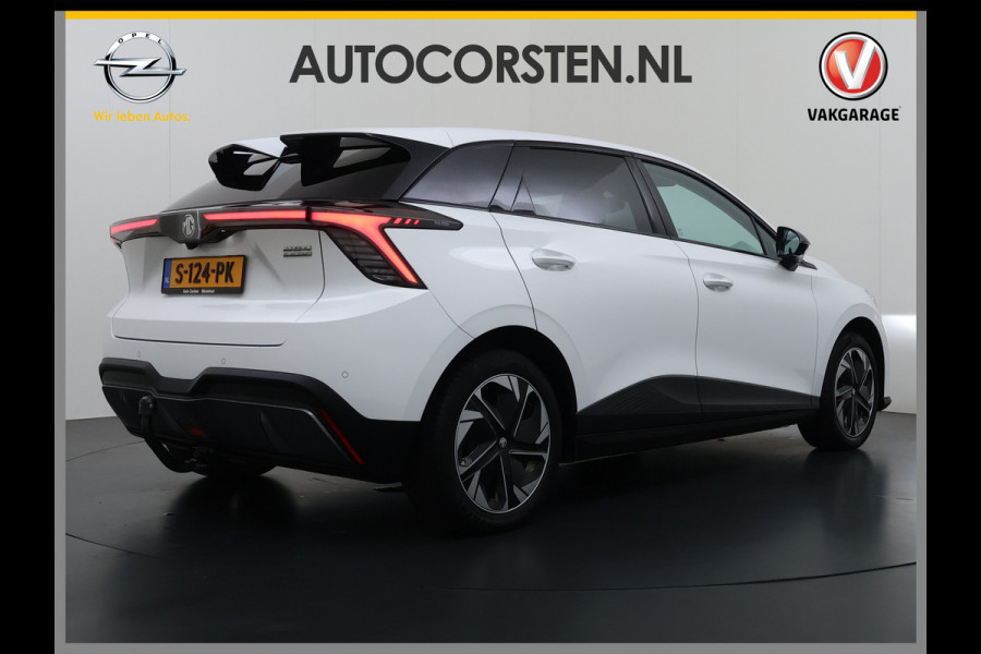 MG Mg4 electric Luxury Long Range 64kWh SOH 93% Warmtepomp Zwart Dak Trekhaak 360°Camera Navi Ecc Adap.Cruise Apple Carplay Android Auto Pdc Stoel+Stuurverwarming Privacy Glas Lmv Led DAB Isofix Dodehoek detector File assistent Rijstrooksensor 1e Eigenaar Origineel Nederlandse Auto