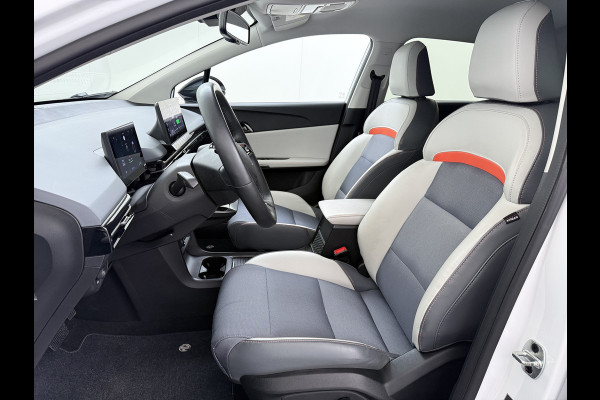 MG Mg4 electric Luxury Long Range 64kWh SOH 93% Warmtepomp Zwart Dak Trekhaak 360°Camera Navi Ecc Adap.Cruise Apple Carplay Android Auto Pdc Stoel+Stuurverwarming Privacy Glas Lmv Led DAB Isofix Dodehoek detector File assistent Rijstrooksensor 1e Eigenaar Origineel Nederlandse Auto