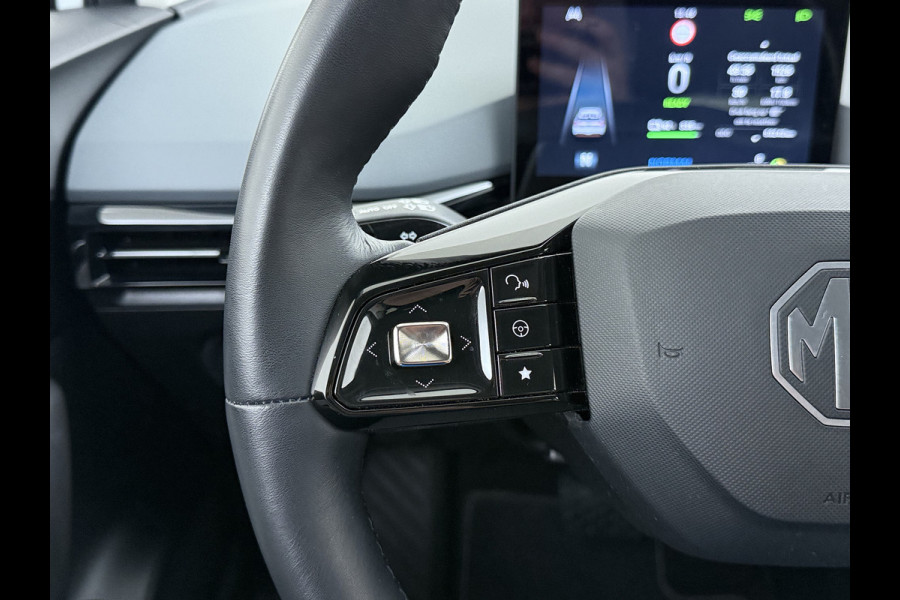 MG Mg4 electric Luxury Long Range 64kWh SOH 93% Warmtepomp Zwart Dak Trekhaak 360°Camera Navi Ecc Adap.Cruise Apple Carplay Android Auto Pdc Stoel+Stuurverwarming Privacy Glas Lmv Led DAB Isofix Dodehoek detector File assistent Rijstrooksensor 1e Eigenaar Origineel Nederlandse Auto