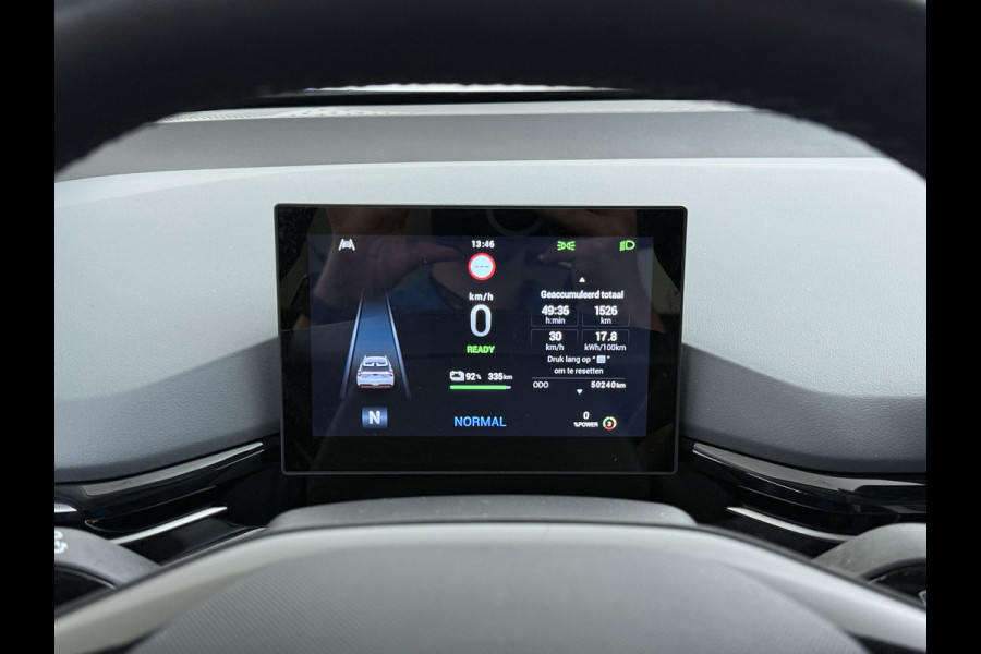 MG Mg4 electric Luxury Long Range 64kWh SOH 93% Warmtepomp Zwart Dak Trekhaak 360°Camera Navi Ecc Adap.Cruise Apple Carplay Android Auto Pdc Stoel+Stuurverwarming Privacy Glas Lmv Led DAB Isofix Dodehoek detector File assistent Rijstrooksensor 1e Eigenaar Origineel Nederlandse Auto