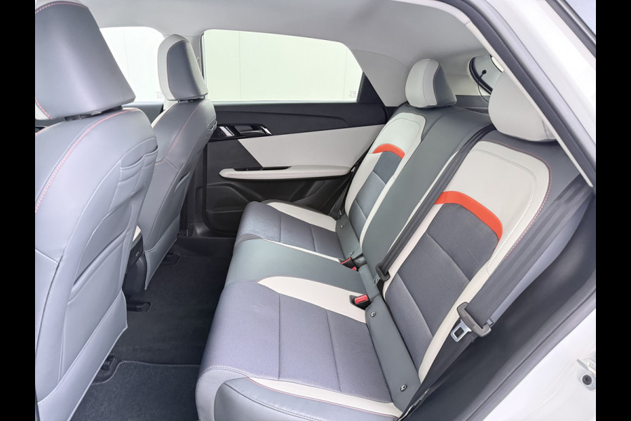 MG Mg4 electric Luxury Long Range 64kWh SOH 93% Warmtepomp Zwart Dak Trekhaak 360°Camera Navi Ecc Adap.Cruise Apple Carplay Android Auto Pdc Stoel+Stuurverwarming Privacy Glas Lmv Led DAB Isofix Dodehoek detector File assistent Rijstrooksensor 1e Eigenaar Origineel Nederlandse Auto
