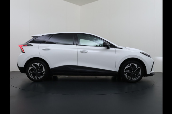MG Mg4 electric Luxury Long Range 64kWh SOH 93% Warmtepomp Zwart Dak Trekhaak 360°Camera Navi Ecc Adap.Cruise Apple Carplay Android Auto Pdc Stoel+Stuurverwarming Privacy Glas Lmv Led DAB Isofix Dodehoek detector File assistent Rijstrooksensor 1e Eigenaar Origineel Nederlandse Auto