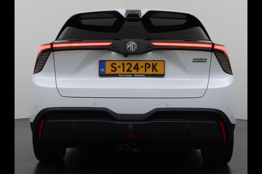 MG Mg4 electric Luxury Long Range 64kWh SOH 93% Warmtepomp Zwart Dak Trekhaak 360°Camera Navi Ecc Adap.Cruise Apple Carplay Android Auto Pdc Stoel+Stuurverwarming Privacy Glas Lmv Led DAB Isofix Dodehoek detector File assistent Rijstrooksensor 1e Eigenaar Origineel Nederlandse Auto