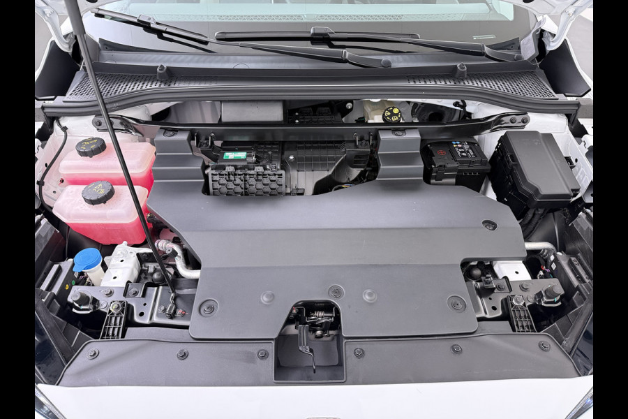 MG Mg4 electric Luxury Long Range 64kWh SOH 93% Warmtepomp Zwart Dak Trekhaak 360°Camera Navi Ecc Adap.Cruise Apple Carplay Android Auto Pdc Stoel+Stuurverwarming Privacy Glas Lmv Led DAB Isofix Dodehoek detector File assistent Rijstrooksensor 1e Eigenaar Origineel Nederlandse Auto