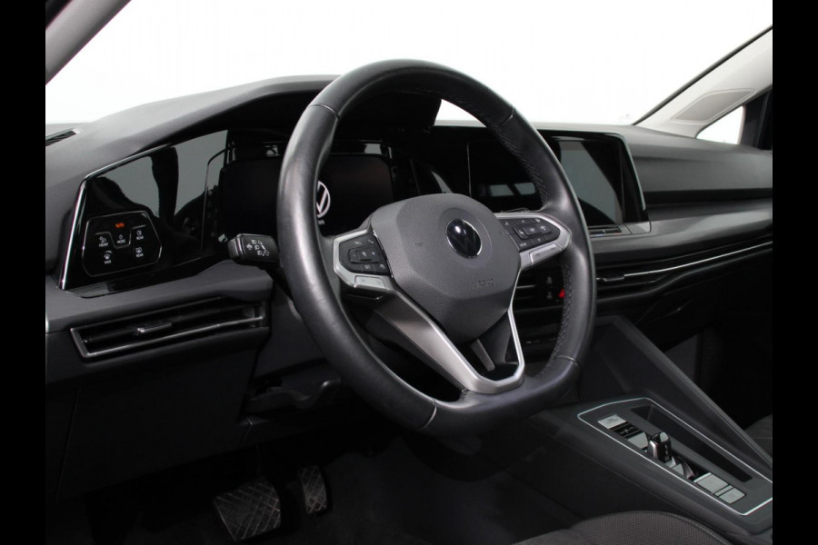 Volkswagen Golf 1.5 eTSI 150pk DSG Style Navigatie Apple Carplay/Android Auto Parkeersensoren Camera Park Assist Adaptive Cruise Control Blind Spot Assist Stoel- en stuurverwarming Ledverlichting Virtual Cockpit Lane Assist Climatronic