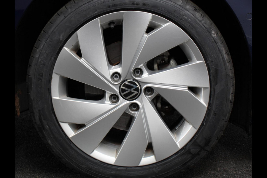 Volkswagen Golf 1.5 eTSI 150pk DSG Style Navigatie Apple Carplay/Android Auto Parkeersensoren Camera Park Assist Adaptive Cruise Control Blind Spot Assist Stoel- en stuurverwarming Ledverlichting Virtual Cockpit Lane Assist Climatronic
