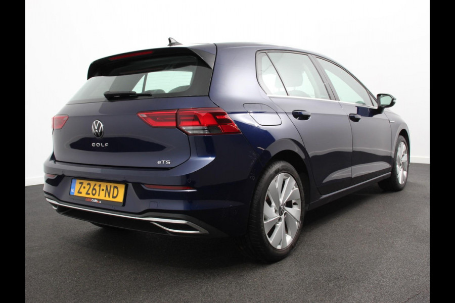 Volkswagen Golf 1.5 eTSI 150pk DSG Style Navigatie Apple Carplay/Android Auto Parkeersensoren Camera Park Assist Adaptive Cruise Control Blind Spot Assist Stoel- en stuurverwarming Ledverlichting Virtual Cockpit Lane Assist Climatronic