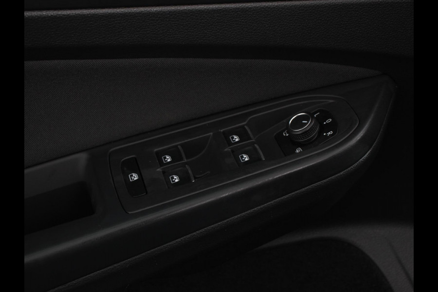 Volkswagen Golf 1.5 eTSI 150pk DSG Style Navigatie Apple Carplay/Android Auto Parkeersensoren Camera Park Assist Adaptive Cruise Control Blind Spot Assist Stoel- en stuurverwarming Ledverlichting Virtual Cockpit Lane Assist Climatronic