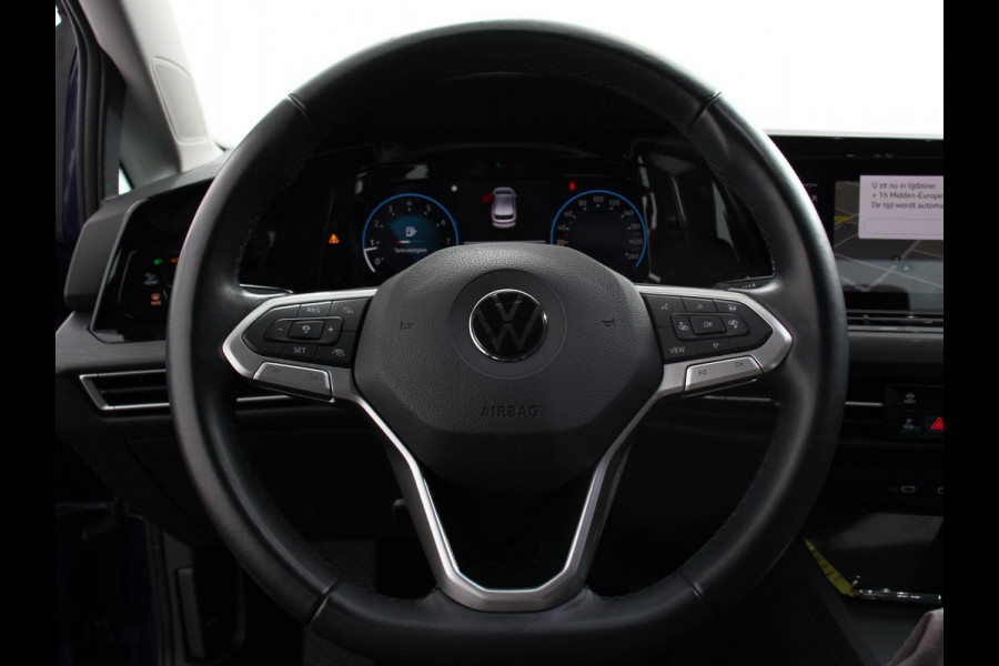 Volkswagen Golf 1.5 eTSI 150pk DSG Style Navigatie Apple Carplay/Android Auto Parkeersensoren Camera Park Assist Adaptive Cruise Control Blind Spot Assist Stoel- en stuurverwarming Ledverlichting Virtual Cockpit Lane Assist Climatronic