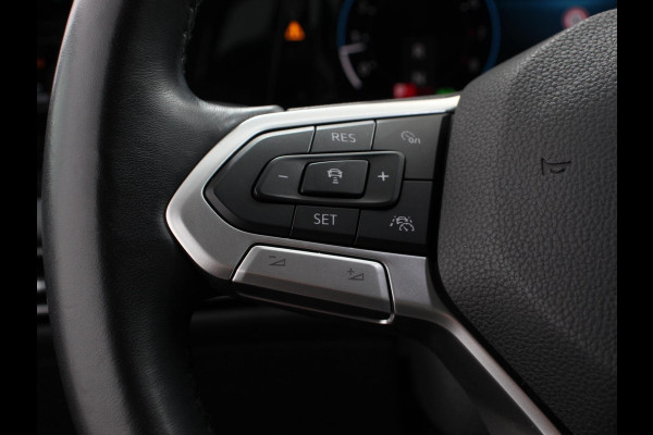Volkswagen Golf 1.5 eTSI 150pk DSG Style Navigatie Apple Carplay/Android Auto Parkeersensoren Camera Park Assist Adaptive Cruise Control Blind Spot Assist Stoel- en stuurverwarming Ledverlichting Virtual Cockpit Lane Assist Climatronic