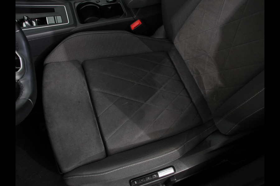 Volkswagen Golf 1.5 eTSI 150pk DSG Style Navigatie Apple Carplay/Android Auto Parkeersensoren Camera Park Assist Adaptive Cruise Control Blind Spot Assist Stoel- en stuurverwarming Ledverlichting Virtual Cockpit Lane Assist Climatronic