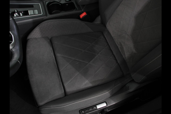 Volkswagen Golf 1.5 eTSI 150pk DSG Style Navigatie Apple Carplay/Android Auto Parkeersensoren Camera Park Assist Adaptive Cruise Control Blind Spot Assist Stoel- en stuurverwarming Ledverlichting Virtual Cockpit Lane Assist Climatronic