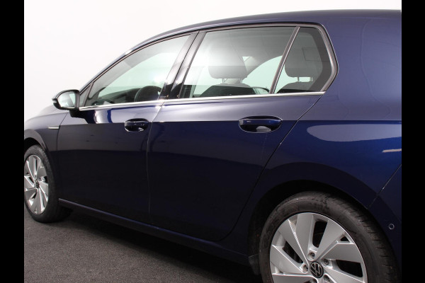 Volkswagen Golf 1.5 eTSI 150pk DSG Style Navigatie Apple Carplay/Android Auto Parkeersensoren Camera Park Assist Adaptive Cruise Control Blind Spot Assist Stoel- en stuurverwarming Ledverlichting Virtual Cockpit Lane Assist Climatronic