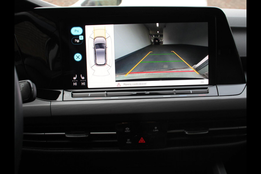 Volkswagen Golf 1.5 eTSI 150pk DSG Style Navigatie Apple Carplay/Android Auto Parkeersensoren Camera Park Assist Adaptive Cruise Control Blind Spot Assist Stoel- en stuurverwarming Ledverlichting Virtual Cockpit Lane Assist Climatronic