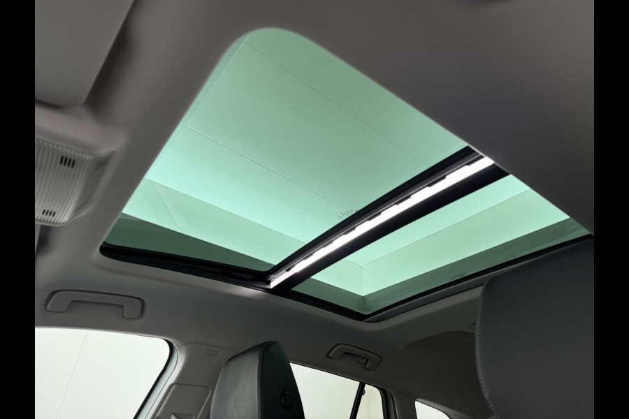 Škoda ENYAQ iV 60 SOH 90% Warmtepomp Trekhaak Panoramadak Adap.Cruise Navi Ecc 360°Camera Apple Carplay Android Auto Stuurverwarming Privacy Glas Lmv 19" Led matrix Keyless advanced Rijstrooksensor Origineel Nederlandse Auto