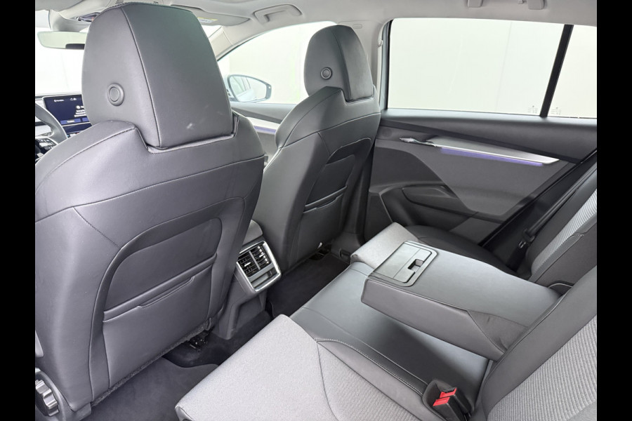 Škoda ENYAQ iV 60 SOH 90% Warmtepomp Trekhaak Panoramadak Adap.Cruise Navi Ecc 360°Camera Apple Carplay Android Auto Stuurverwarming Privacy Glas Lmv 19" Led matrix Keyless advanced Rijstrooksensor Origineel Nederlandse Auto
