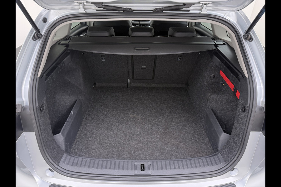 Škoda ENYAQ iV 60 SOH 90% Warmtepomp Trekhaak Panoramadak Adap.Cruise Navi Ecc 360°Camera Apple Carplay Android Auto Stuurverwarming Privacy Glas Lmv 19" Led matrix Keyless advanced Rijstrooksensor Origineel Nederlandse Auto