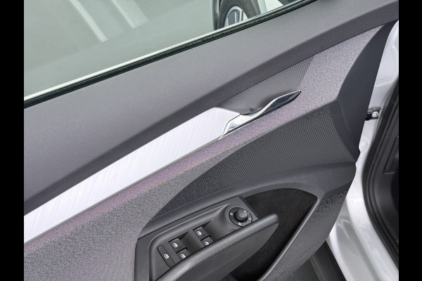 Škoda ENYAQ iV 60 SOH 90% Warmtepomp Trekhaak Panoramadak Adap.Cruise Navi Ecc 360°Camera Apple Carplay Android Auto Stuurverwarming Privacy Glas Lmv 19" Led matrix Keyless advanced Rijstrooksensor Origineel Nederlandse Auto