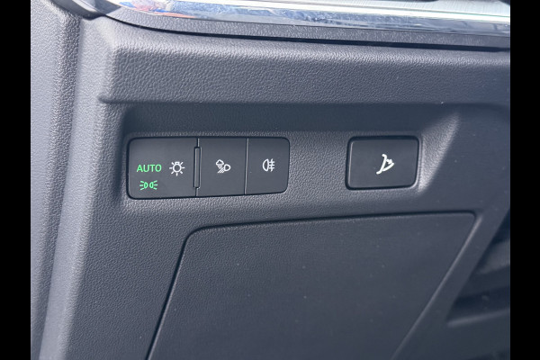 Škoda ENYAQ iV 60 SOH 90% Warmtepomp Trekhaak Panoramadak Adap.Cruise Navi Ecc 360°Camera Apple Carplay Android Auto Stuurverwarming Privacy Glas Lmv 19" Led matrix Keyless advanced Rijstrooksensor Origineel Nederlandse Auto