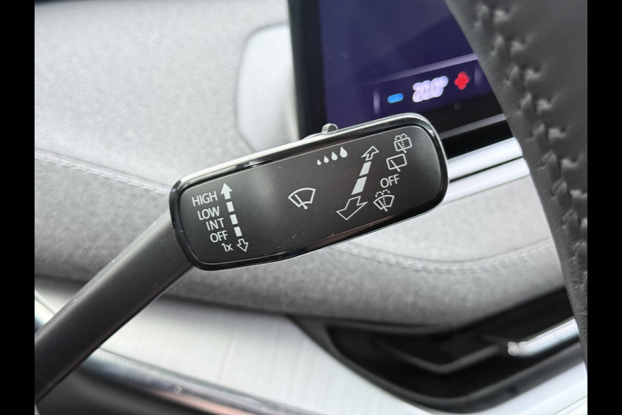 Škoda ENYAQ iV 60 SOH 90% Warmtepomp Trekhaak Panoramadak Adap.Cruise Navi Ecc 360°Camera Apple Carplay Android Auto Stuurverwarming Privacy Glas Lmv 19" Led matrix Keyless advanced Rijstrooksensor Origineel Nederlandse Auto