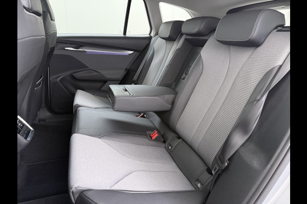 Škoda ENYAQ iV 60 SOH 90% Warmtepomp Trekhaak Panoramadak Adap.Cruise Navi Ecc 360°Camera Apple Carplay Android Auto Stuurverwarming Privacy Glas Lmv 19" Led matrix Keyless advanced Rijstrooksensor Origineel Nederlandse Auto