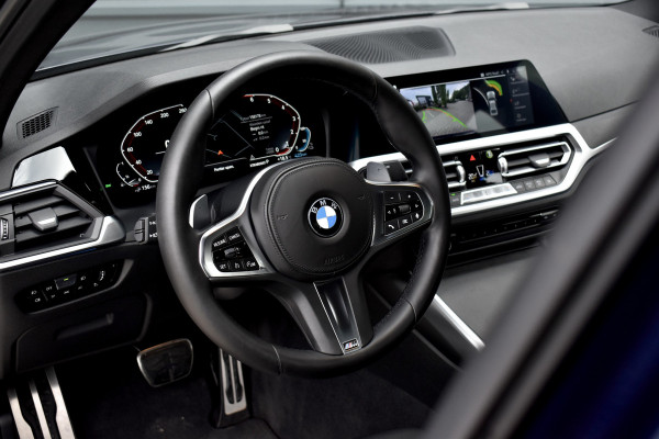 BMW 3 Serie 330e M Sport Individual | 19'' Wielen | Lederen Bekleding | CarPlay | Audio Media Pack | 1e Eigenaar |