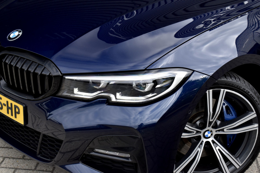 BMW 3 Serie 330e M Sport Individual | 19'' Wielen | Lederen Bekleding | CarPlay | Audio Media Pack | 1e Eigenaar |