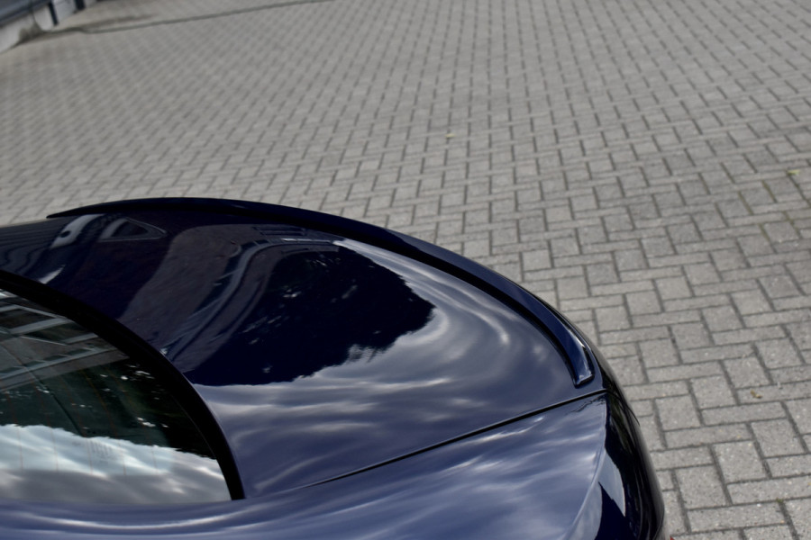 BMW 3 Serie 330e M Sport Individual | 19'' Wielen | Lederen Bekleding | CarPlay | Audio Media Pack | 1e Eigenaar |