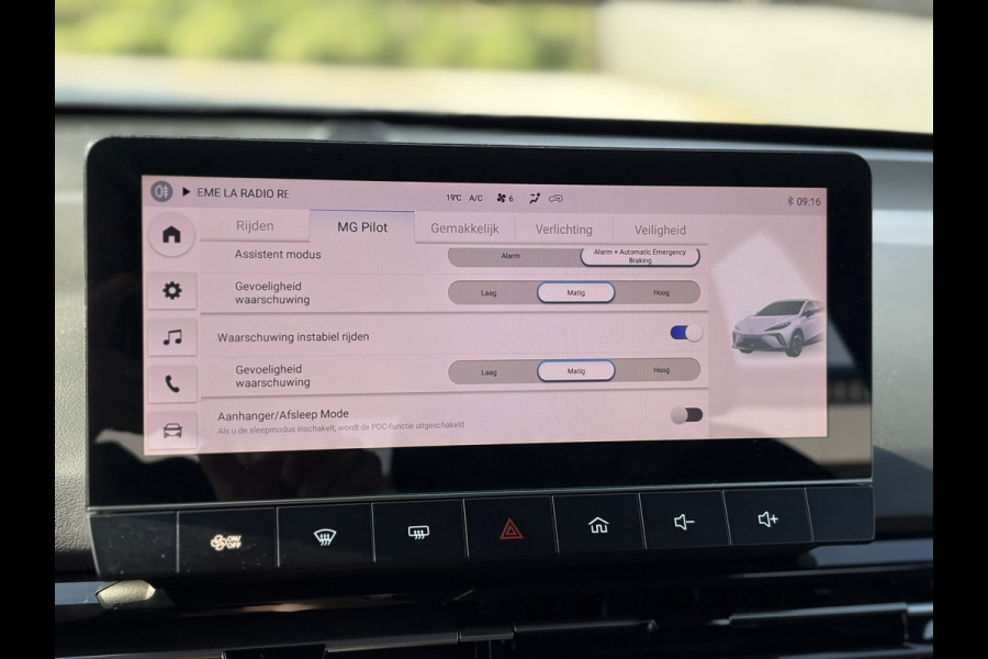 MG Mg4 electric Standard 51 kWh | Apple Carplay/Android Auto, ACC, Climate, PDC, Lichtsensor |