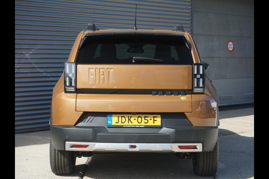 Fiat Grande Panda La Prima 7,4 kW 44 kWh | Uit voorraad leverbaar | Clima | Cruise | Camera | Apple Carplay | 17" | Navi