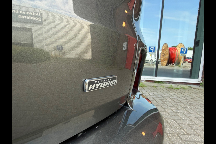Ford Kuga 2.5 PHEV ST-Line X - Automaat - Navi - E.Trekhaak - Winterpakket