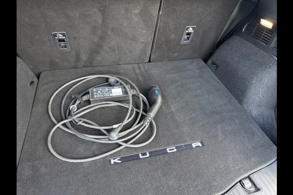 Ford Kuga 2.5 PHEV ST-Line X - Automaat - Navi - E.Trekhaak - Winterpakket