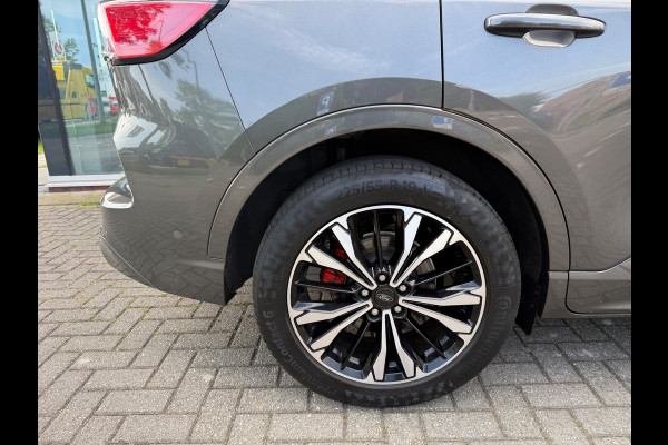 Ford Kuga 2.5 PHEV ST-Line X - Automaat - Navi - E.Trekhaak - Winterpakket