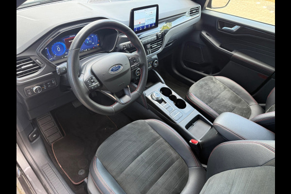Ford Kuga 2.5 PHEV ST-Line X - Automaat - Navi - E.Trekhaak - Winterpakket