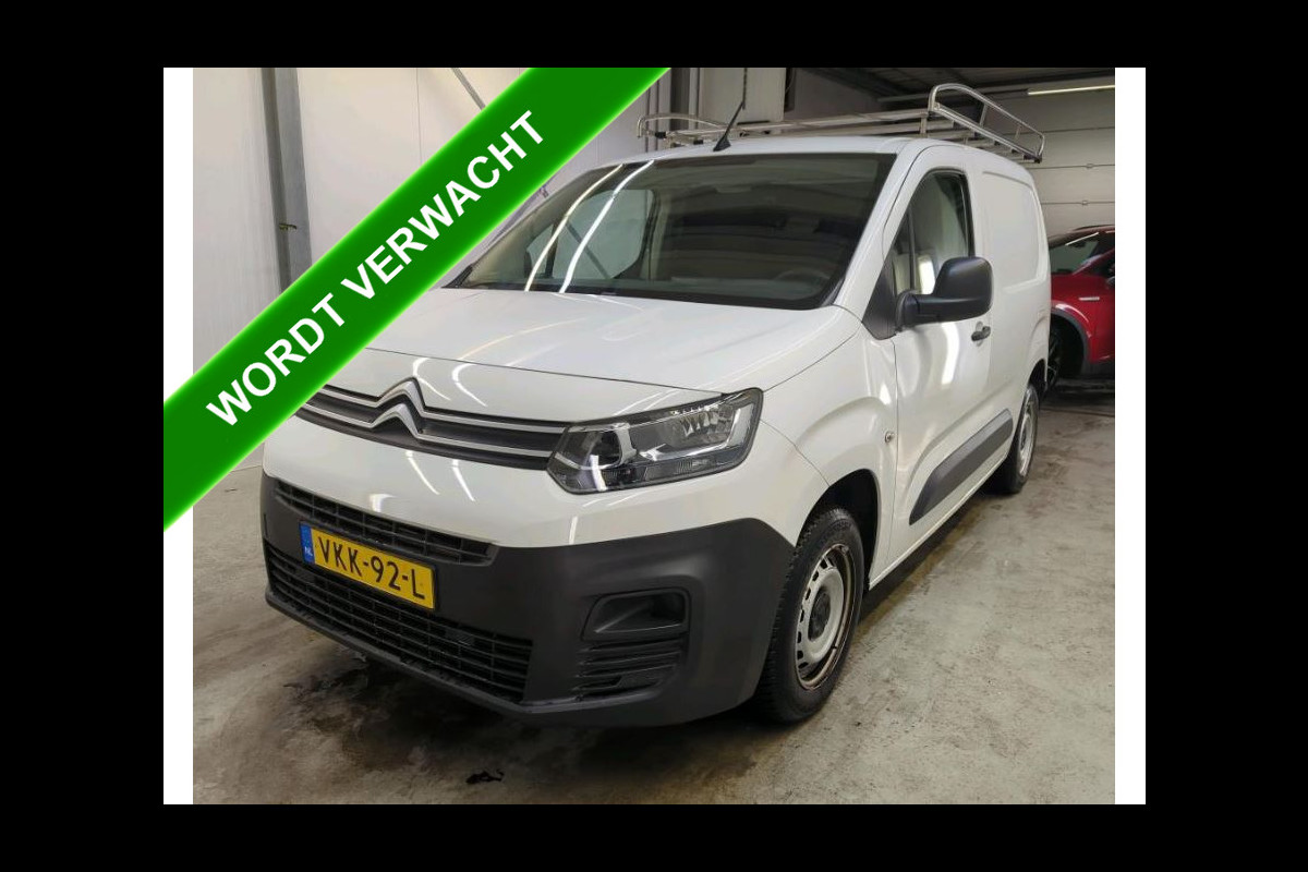 Citroën Berlingo 1.2 Benzine 111PK Euro6 / Distributie is vervangen / Trekhaak / RVS imperiaal  / Schuifdeur / Airco / Pdc./